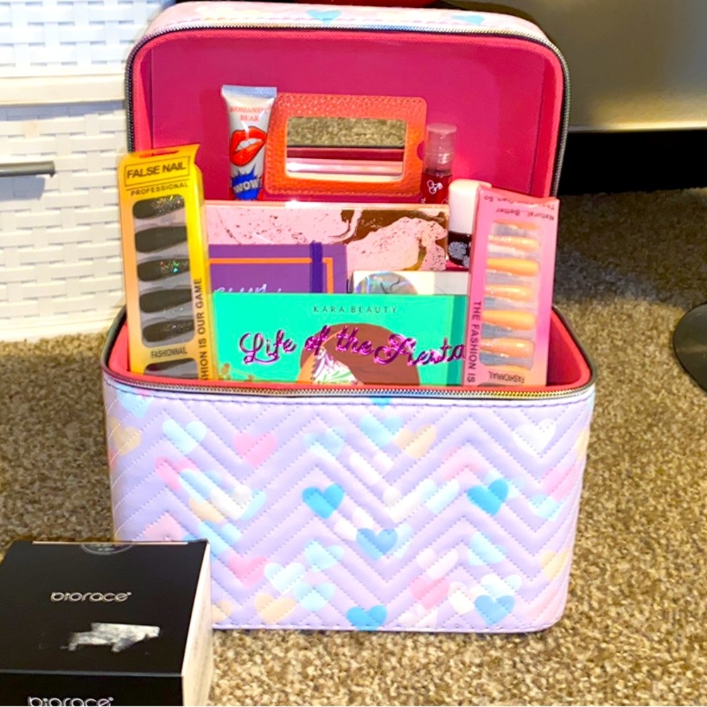 Beautiful makeup bundle!!💕💕